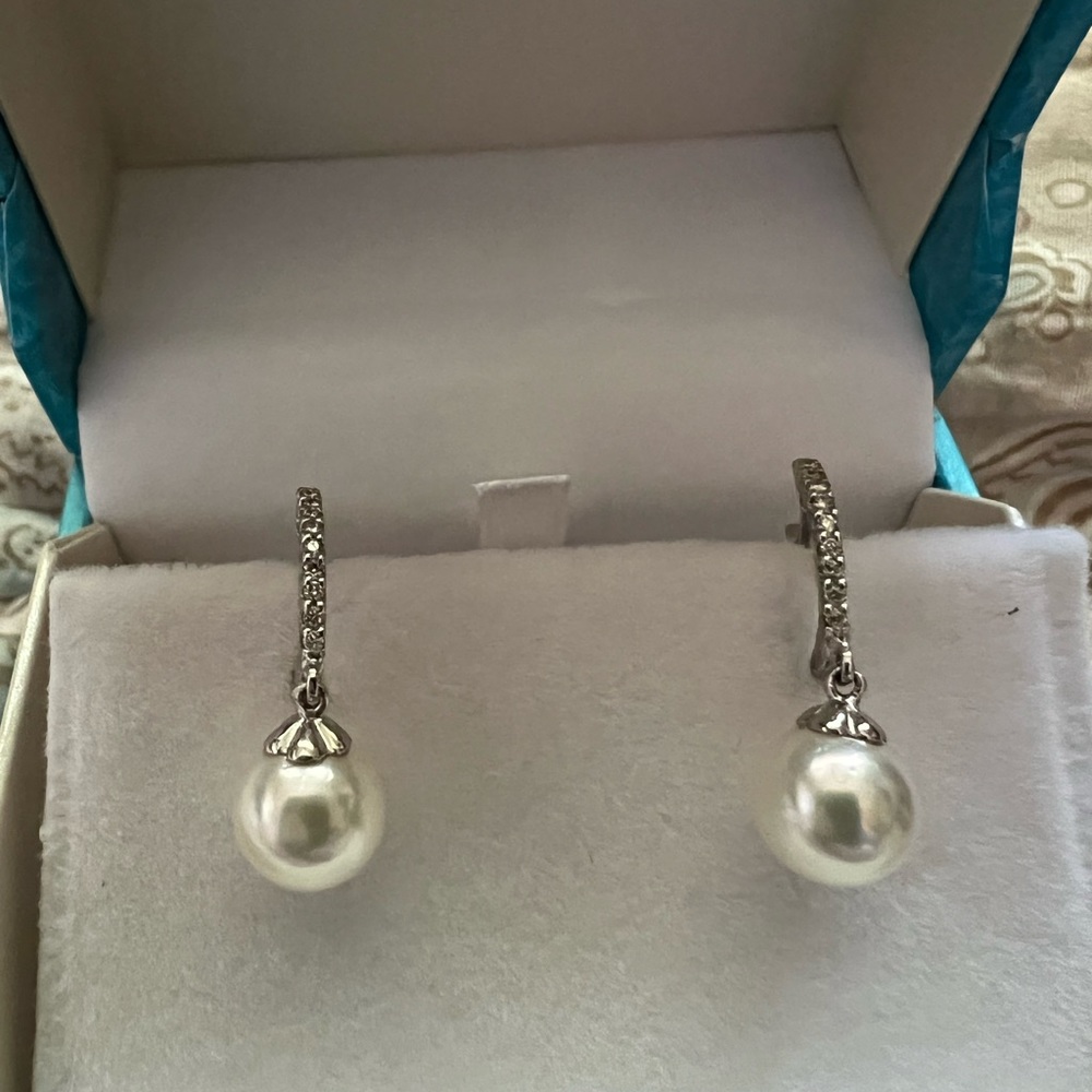 Pearl Earrings with Small Diamonds